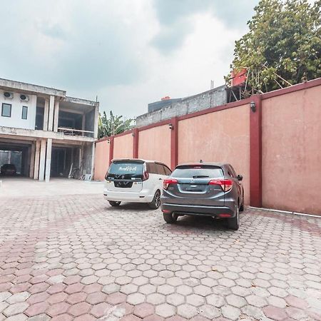 Super Oyo 1640 Fallinda Hotel Bogor Luaran gambar