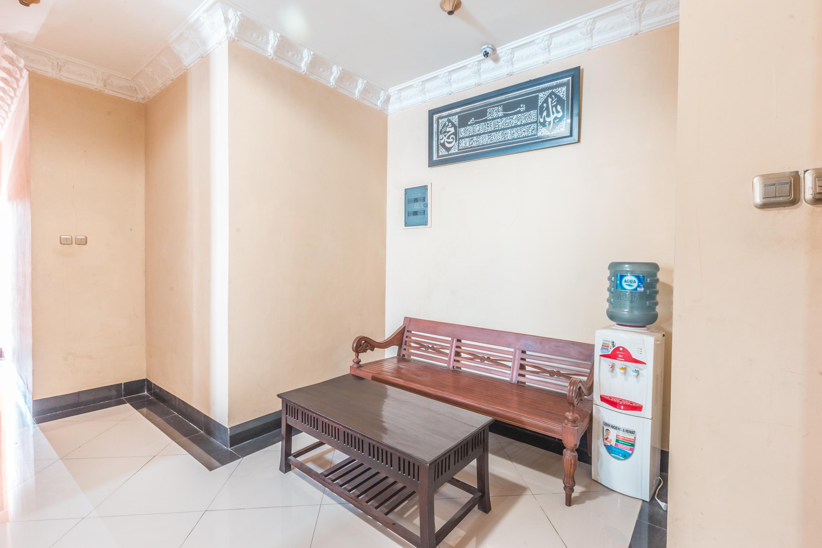 Super Oyo 1640 Fallinda Hotel Bogor Luaran gambar
