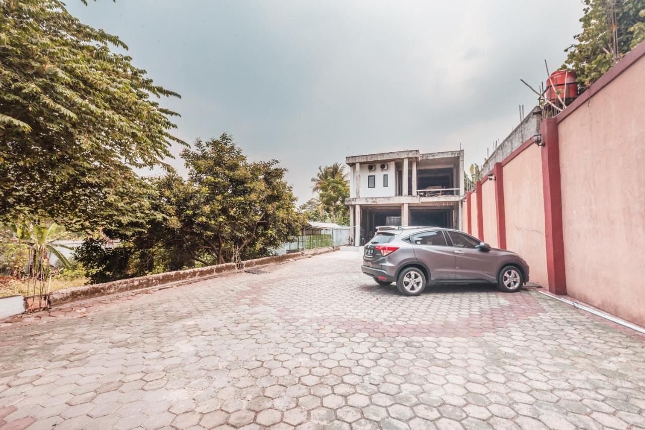Super Oyo 1640 Fallinda Hotel Bogor Luaran gambar
